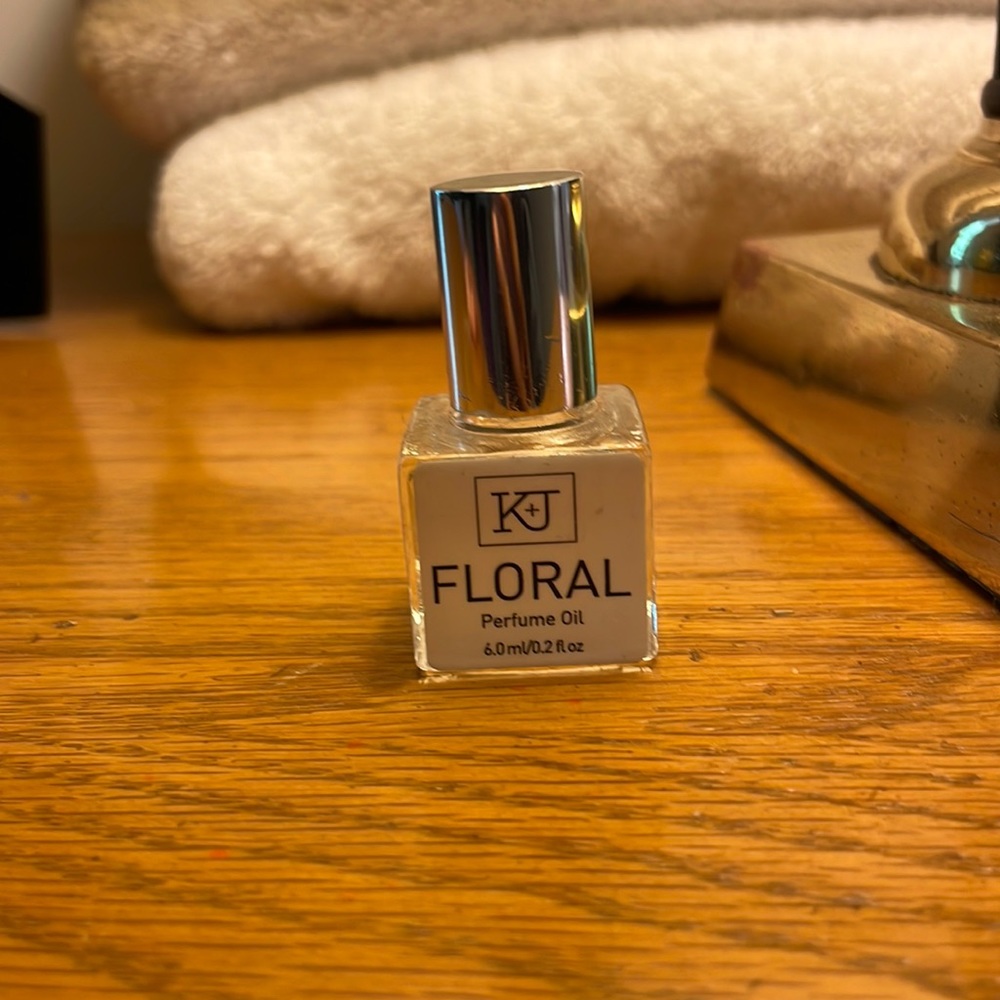 ✧ IN STORE VERSION ✧ Floral Perfume Oil 0.2 oz